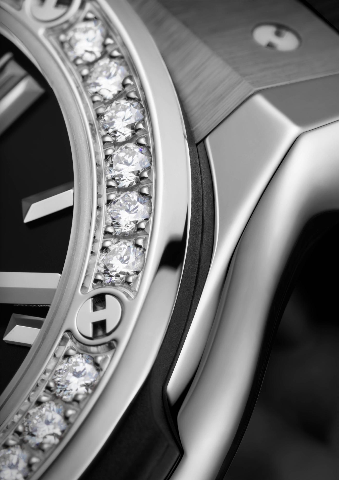 Hublot classic 2024 fusion titanium diamonds